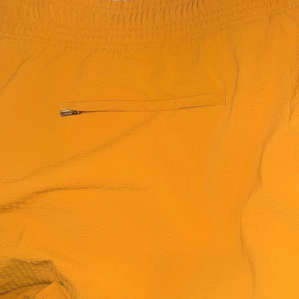 Athleta Textured Brooklyn Short Size 16 Gold Orange‎ Color